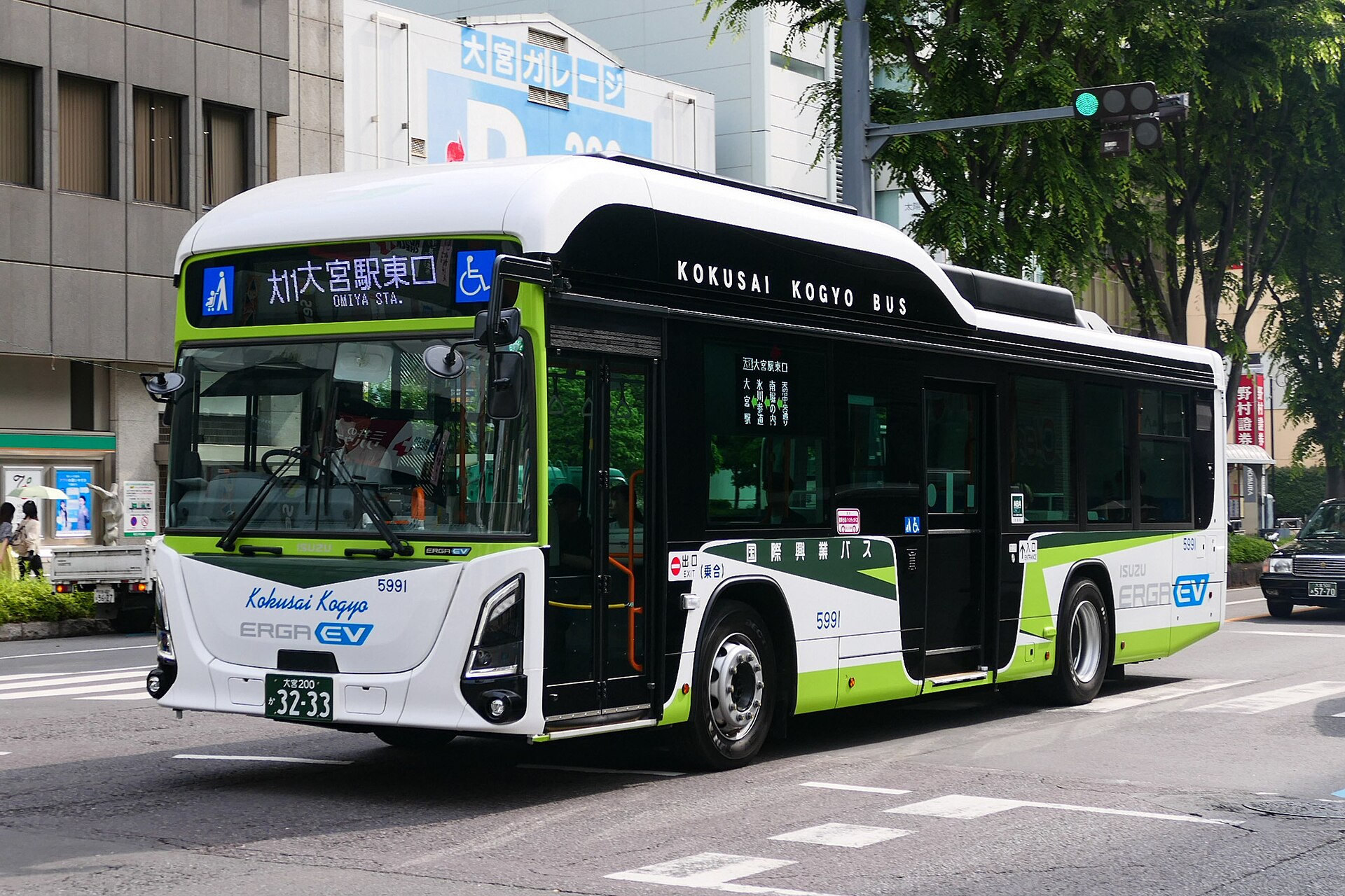 さいたま市の大宮駅東口行きの国際興業バス
